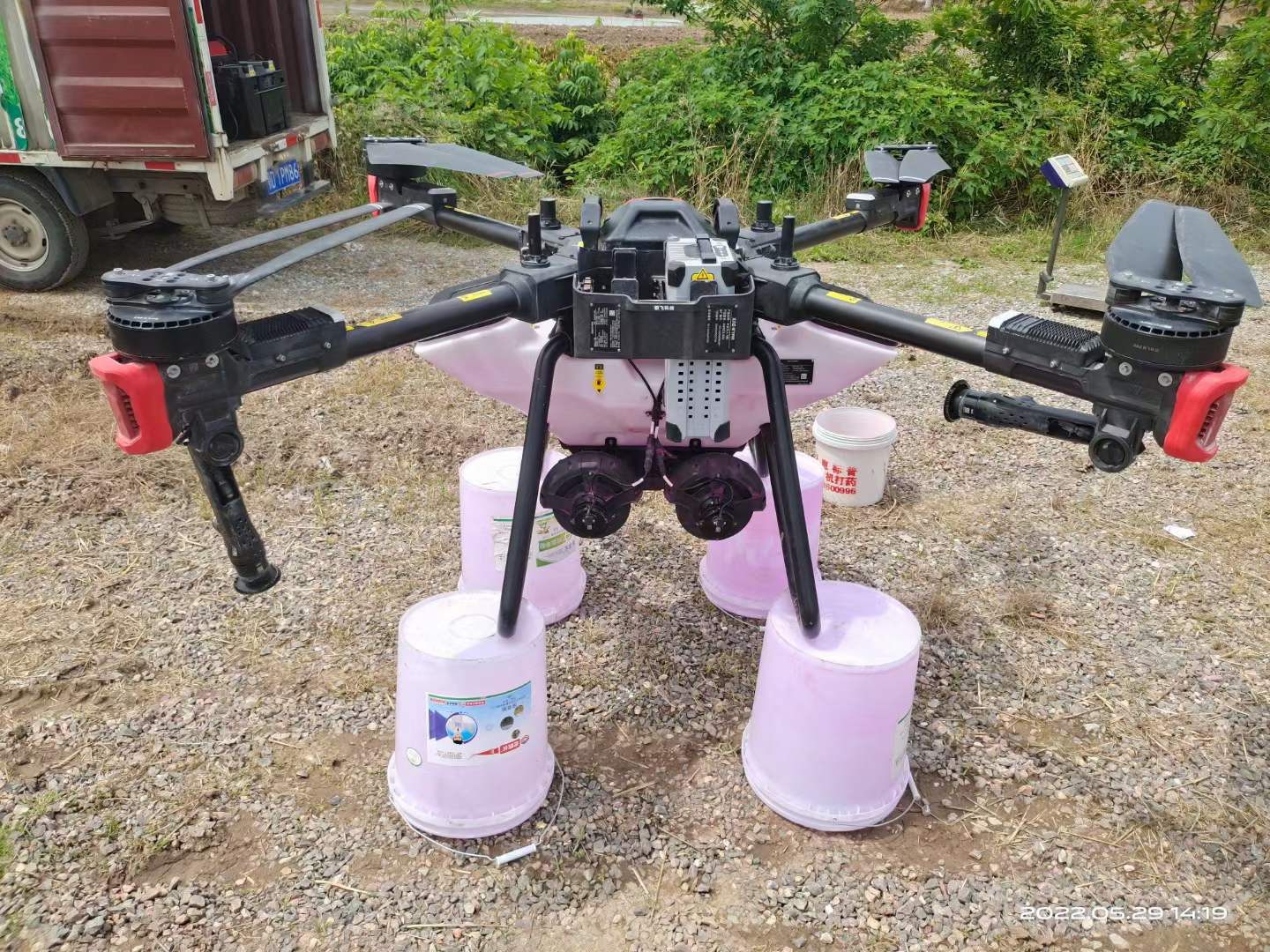 极飞P100睿播漏料是怎么回事?2022款睿播漏料怎么解决?